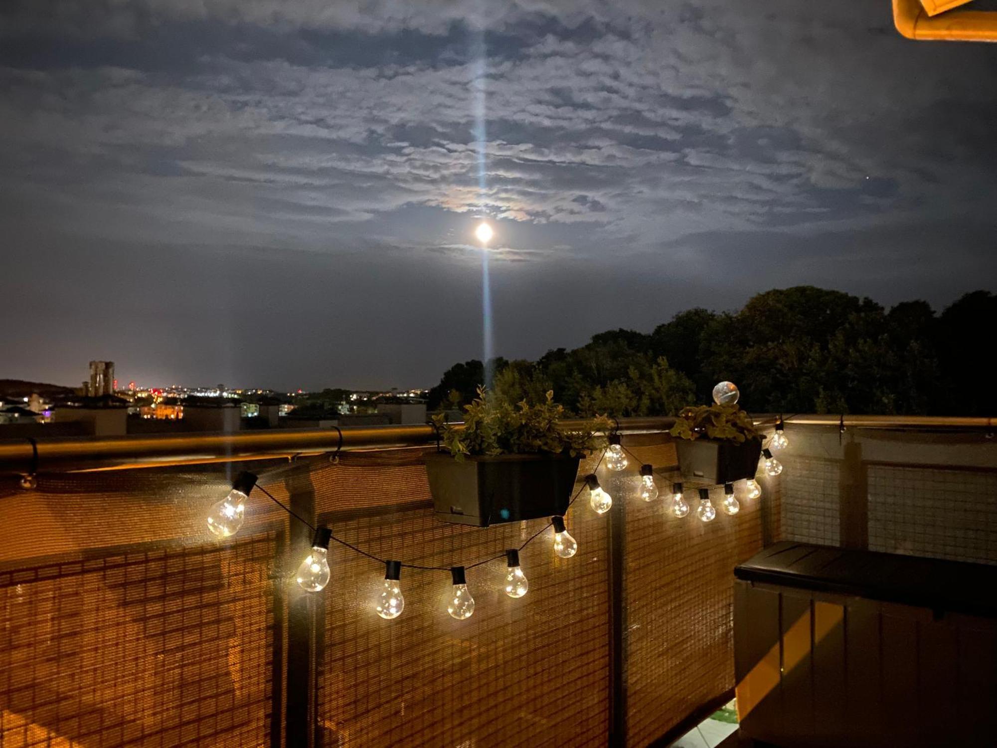 Nad Jarem Balcony And Free Parking Huoneisto